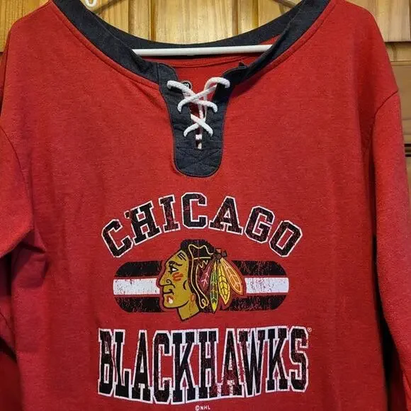 Chicago Blackhawks Hoodie Womens size Med - Picture 2 of 4